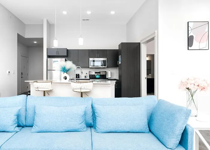 Spacious 2Br Broadripple Village